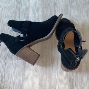 Women’s black suede 3” heels